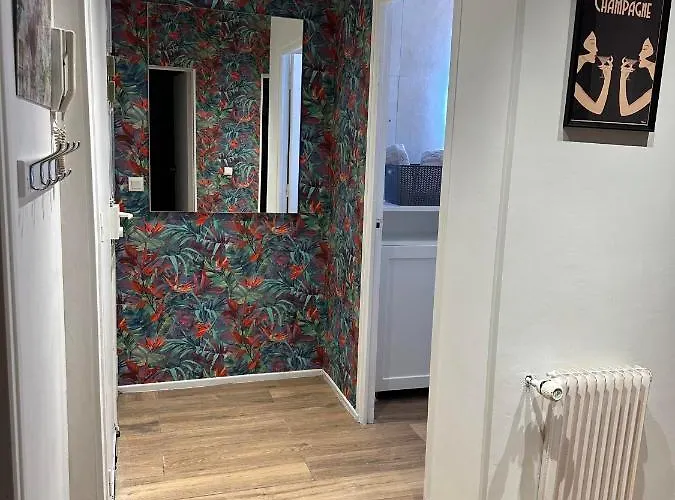 Cathedral Hypercenter 3 Min Train Station Apartamento *