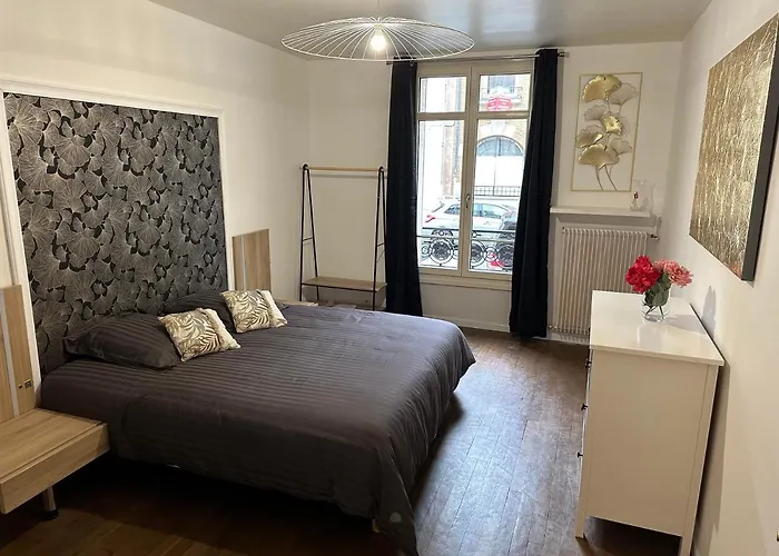 Cathedral Hypercenter 3 Min Train Station